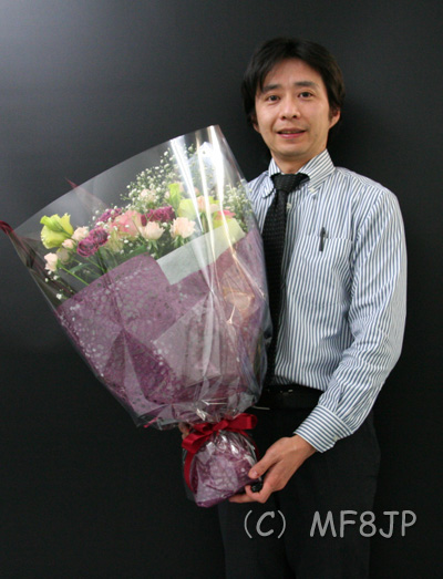 イメージにあわせた大人色花束の大きさ