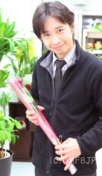 1本バラの花束の大きさ