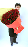 記憶に残る100本のバラの花束