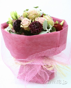 シックな大人色の結婚祝い花束・同僚から花嫁さんに贈るプレゼント花束